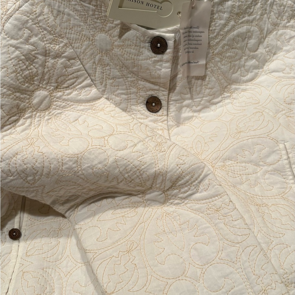Maison Hotel Ivory Quilted Jacket Floral Stitching
